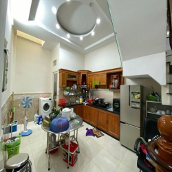 Bán nhà 1 trệt 2 lầu KDC Nam Khang Nguyễn Duy Trinh, Q9 -giá 4 tỷ 950