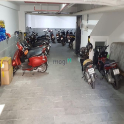 Bán tòa nhà CHDV 8 lầu có TM Phan Huy Ích DT sàn 1000m2 TN 2tỷ 27.9 tỷ