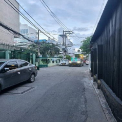 Nhà Hẻm xe hơi CMT8 thông tứ tung 30m2, vừa ở vừa kinh doanh, nhỉnh5tỷ