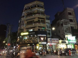 Cho thuê Góc 2MT Hai Bà Trưng, Q3. DT: 9x15m, Kc: trệt 5 lầu TM