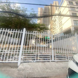Cho thuê Đất MT đường Thảo Điền, Quận 2, 500m2 đất, 11x40m, nở hậu.