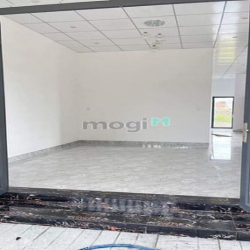 Nhà mới xây xong rất đẹp , nhà rộng rãi có chổ đậu xe hơi Hòa Thành TN