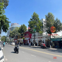 Mặt bằng ngay Vincom 300m2 ngang 11m tổng 300m2 siêu đắc địa chỉ 75tr