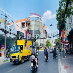 Mặt bằng ngay Vincom 300m2 ngang 11m tổng 300m2 siêu đắc địa chỉ 75tr
