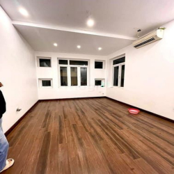 2 mặt ngõ ô tô diện tích rộng phố Ngọc Hà Ba Đình 130m 4T MT 11,6m giá