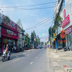 Mặt bằng ngay Vincom 300m2 ngang 11m tổng 300m2 siêu đắc địa chỉ 75tr
