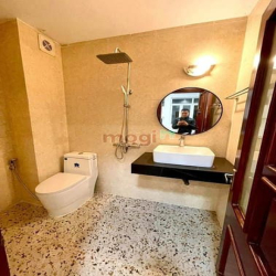 2 mặt ngõ ô tô diện tích rộng phố Ngọc Hà Ba Đình 130m 4T MT 11,6m giá