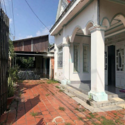 Bán 1500m2 (52x34). MT Võ Thị Bàng. Giá 11,5 tỷ