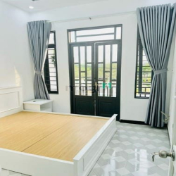 Bán nhà MT đường 8m thi trấn nhà bè 1 trệt 2 lầu , 4pn, 3wc giá 3.1 tỷ