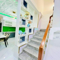 Bán nhà MT đường 8m thi trấn nhà bè 1 trệt 2 lầu , 4pn, 3wc giá 3.1 tỷ