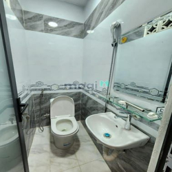 Bán nhà MT đường 8m thi trấn nhà bè 1 trệt 2 lầu , 4pn, 3wc giá 3.1 tỷ