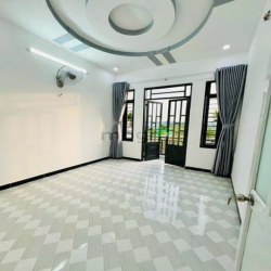 Bán nhà MT đường 8m thi trấn nhà bè 1 trệt 2 lầu , 4pn, 3wc giá 3.1 tỷ