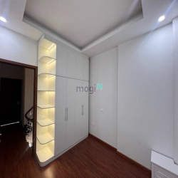 + Đức Giang -Long Biên . +Diên tích 44m2-4 tầng -Mặt tiền 4m giá  chào