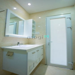 Căn hộ full nội thất cửa sổ lớn Đặng Dung gần trung tâm quận 1