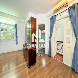 Cho Thuê Biệt Thự Sân Vườn 3 Phòng Có Thang Máy Đường 8 P. An Khánh