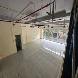 Shophouse sala cho thuê giá 85 triệu. Diện tích 220m2 sarina ngang