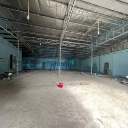 Cho thuê kho 550m2 mặt tiền Nguyễn Lương Bằng