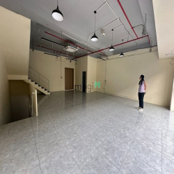 Shophouse sala cho thuê giá 85 triệu. Diện tích 220m2 sarina ngang