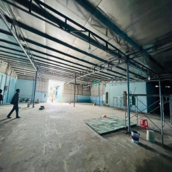 Cho thuê kho 550m2 mặt tiền Nguyễn Lương Bằng
