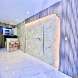 Nhà đẹp ở ngay 33m2, 2 Tầng, Hẻm xe hơi thông, Sát Aeon Mall.