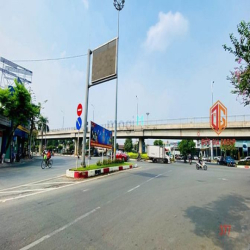 Cho thuê mặt bằng kinh doanh 200m2 ngay vòng xoay trung tâm Biên Hoà