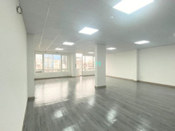 Cho thuê văn phòng Quan Hoa, Cầu Giấy 120m2 Full nội thất, chính chủ