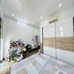 Bán gấp nhà đẹp 3 tầng, 54m2, mặt tiền đường số, P.Thạnh Mỹ Lợi, Quận2