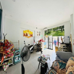Bán gấp nhà đẹp 3 tầng, 54m2, mặt tiền đường số, P.Thạnh Mỹ Lợi, Quận2