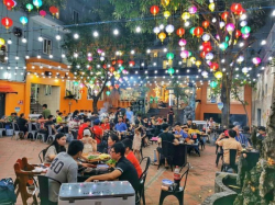 Thuê thẳng mặt bằng 300 m2 X 2 tầng Yên Phụ Tây Hồ, mặt tiền 14 mét.