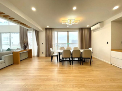 Cần bán penthouse Mỹ Phúc Phú Mỹ Hưng dt 298m2 view sông giá 12 tỷ.