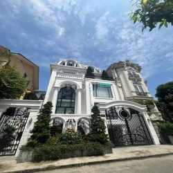 Villa nhà phố DT 160m2 giá 28 tỷ có thang máy hầm 4 tầng SHR Quận 2