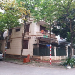 Cho thuê liền kề phố Nguyễn Thị Định. Diện tích 70m2, 5 tầng, mặt tiền