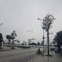 Đất Võ Chí Công, Tây Hồ. Mặt phố vỉa hè 3 ô tô đỗ. DT 409m2 MT 23m