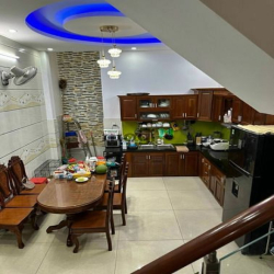 Nhà đẹp đầy đủ nội thất 3 lầu đường Hương Lộ 2