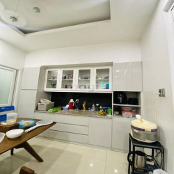 Bán nhà mặt tiền KDC Nam Long, Q9, 120m2, đường 8m, rẻ nhất khu vực.