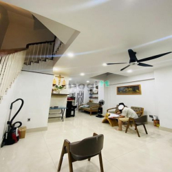 Bán nhà mặt tiền KDC Nam Long, Q9, 120m2, đường 8m, rẻ nhất khu vực.