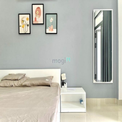 Căn hộ dịch vụ cao cấp nội thất có ban công gần CV Hoàng Văn Thụ