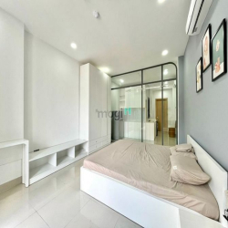 Căn hộ dịch vụ cao cấp nội thất có ban công gần CV Hoàng Văn Thụ