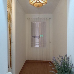 Bán nhà Đống Đa - Tập thể tầng 1 ngõ 33 Chùa Láng DT 40m2 Giá 2.2 tỷ