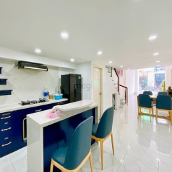 Bán nhà MT Thích Quảng Đức, gần khu ẩm thực Phan Xích Long, 62m2, 15.5
