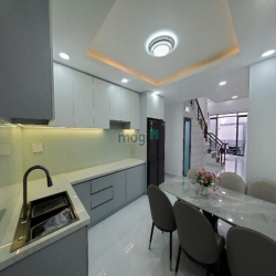 Nhà Phú Nhuận giáp Quận 1, 60m2, 4 tầng, ngang 4.3m, 4PN, nhỉnh 6 tỷ