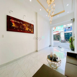 Bán nhà MT Thích Quảng Đức, gần khu ẩm thực Phan Xích Long, 62m2, 15.5
