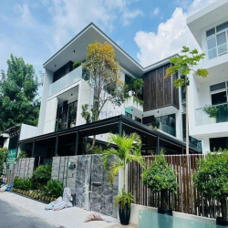 Cho thuê Biệt thự Mỹ Phú 5 phòng ngủ, nội thất cao cấp Phú Mỹ Hưng