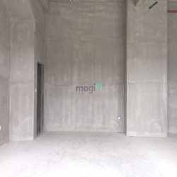 Bán shop 700m2 căn góc 2 mặt tiền chung cư Midtown, Phú Mỹ Hưng