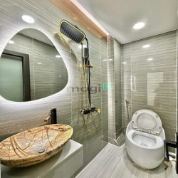 SỐC ! Bán gấp nhà đẹp Hậu Giang ,P6,Q6.80m2.Giá2tỷ800.Sổ Sẵn