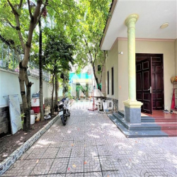 Biệt Thự 450m2 Sân Vườn Rộng Cho Thuê Lâu Dài Làm Trường Mầm Non