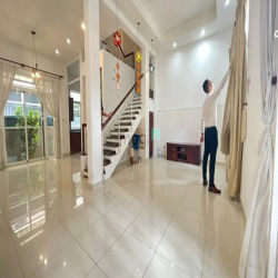 Bán biệt thự liên kế Mỹ Thái 1, Phú Mỹ Hưng nhà đẹp đang ở dễ xem nhà