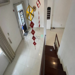 Bán biệt thự liên kế Mỹ Thái 1, Phú Mỹ Hưng nhà đẹp đang ở dễ xem nhà