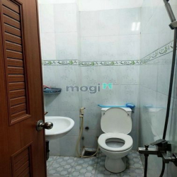 Bán nhà Nguyễn Duy Trinh, Phú Hữu, Quận 9, 3 tầng, xe tải, chỉ 5 tỷ.