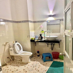 Nhà 2 lầu 4 phòng ngủ- Đường Tân Hoà Đông